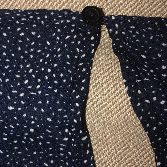 💘H&M Navy Ruffle Front Peplum Top Ditzy Print - Picture 5 of 8